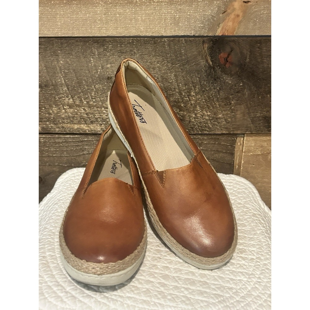 Trotters Brown Accent Slip On Loafer Espadrille Flats Women's Shoes Size 9W